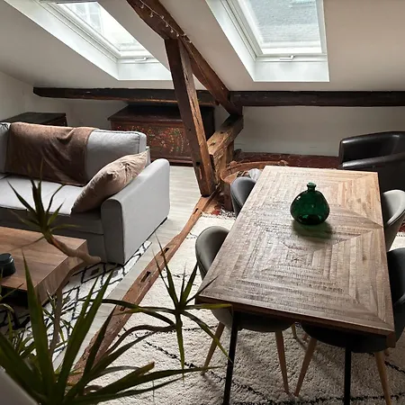 Appartement Atypique A Deux Pas Du Chateau De